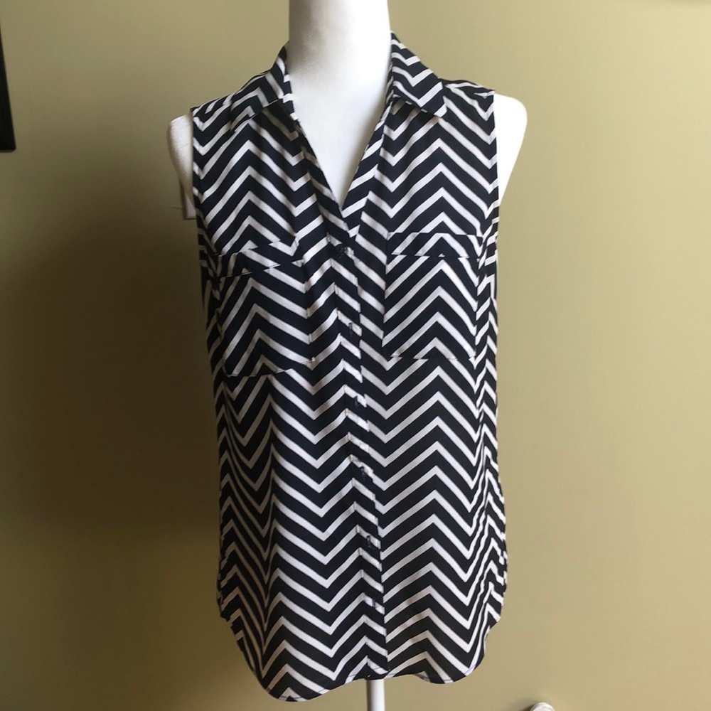 NY Collection navy & white sleeveless blouse - S
